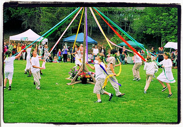 Maypole dance in England