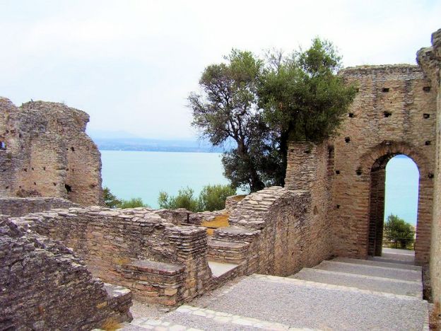 Jobs Tourism in Italy Sirmione